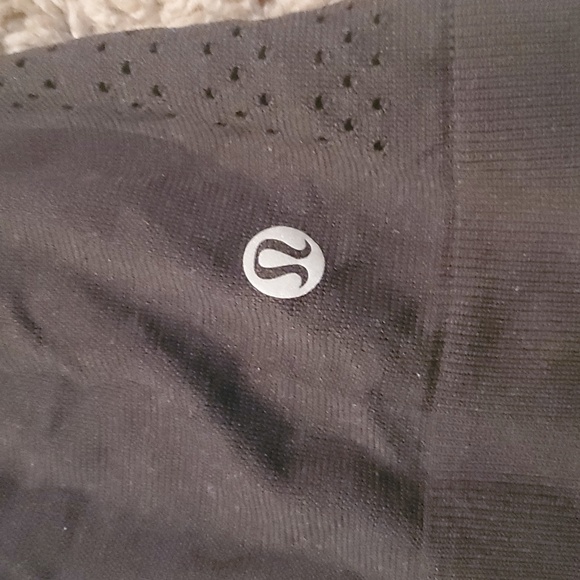 Lululemon tank - Picture 3 of 4